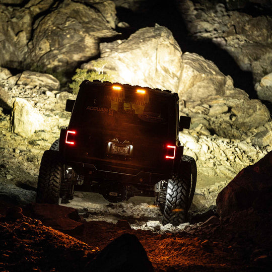 28 Inch Rear-Facing Chase LED Light Bar with Integrated Lighting Functions and Wire Lead For Jeep Wrangler JL/JlU KC HiLiTES - Image 12